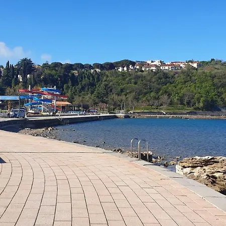 Lägenhet Simonov Zaliv Laguna 17