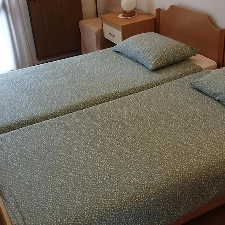 Simonov Zaliv Laguna 17 *