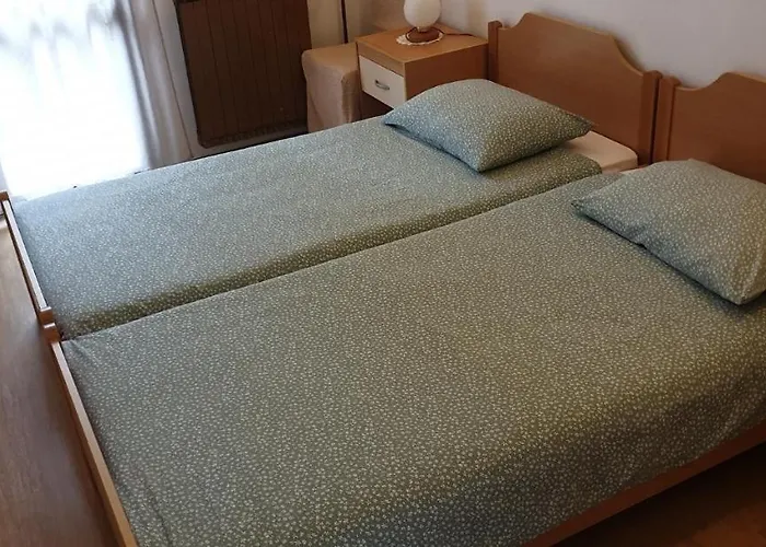 Simonov Zaliv Laguna 17 *